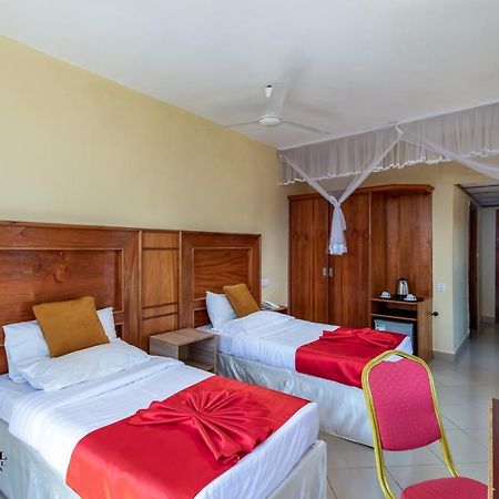 Pulickal Airport Hotel Entebbe Dış mekan fotoğraf