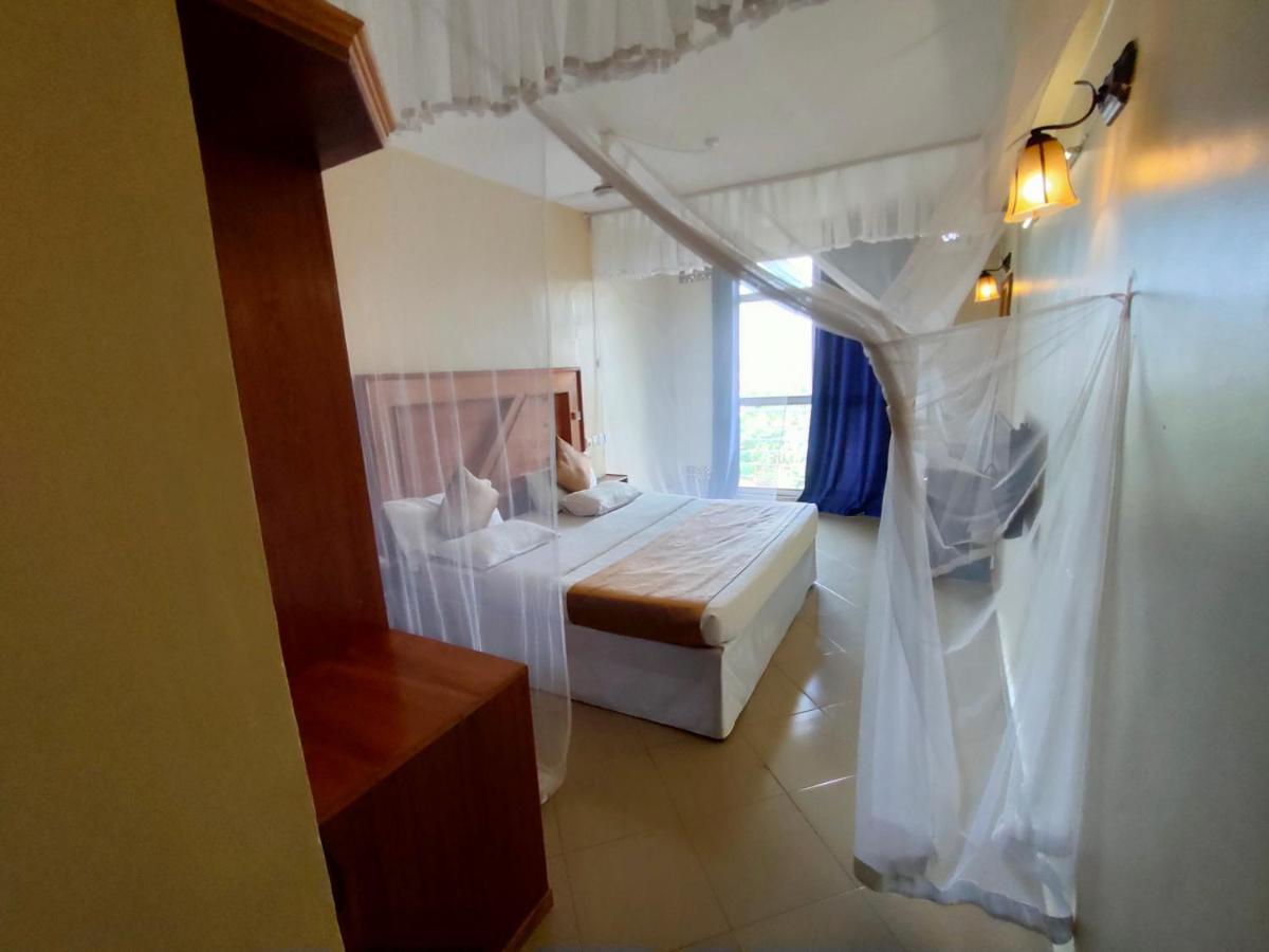 Pulickal Airport Hotel Entebbe Dış mekan fotoğraf