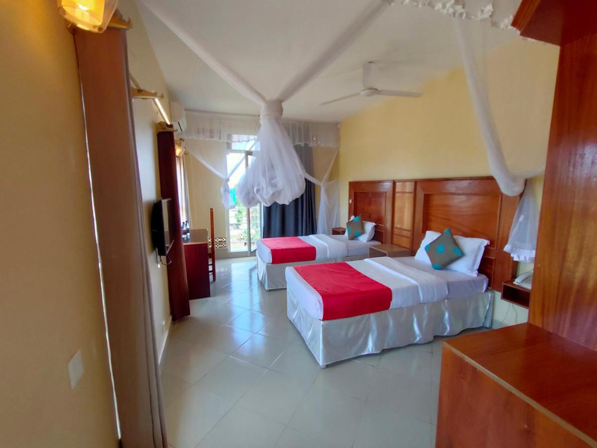 Pulickal Airport Hotel Entebbe Dış mekan fotoğraf