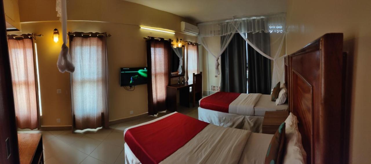 Pulickal Airport Hotel Entebbe Dış mekan fotoğraf