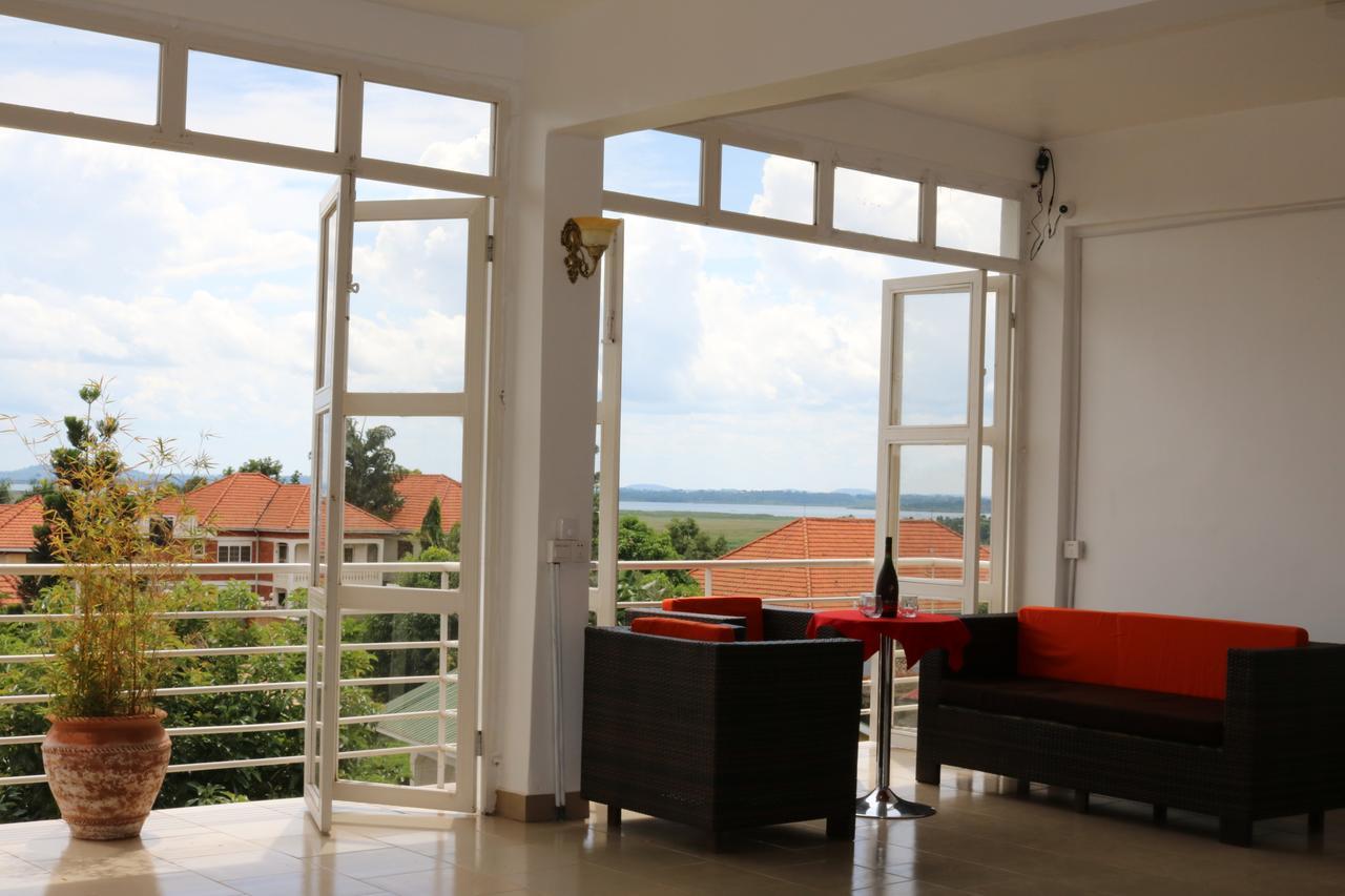 Pulickal Airport Hotel Entebbe Dış mekan fotoğraf