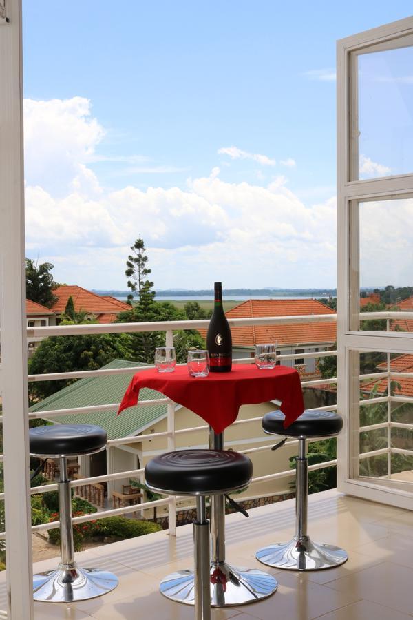 Pulickal Airport Hotel Entebbe Dış mekan fotoğraf