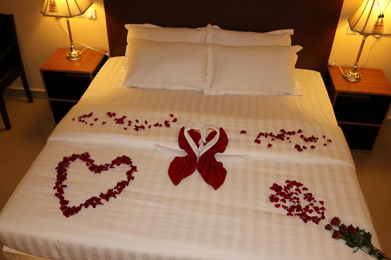 Pulickal Airport Hotel Entebbe Dış mekan fotoğraf